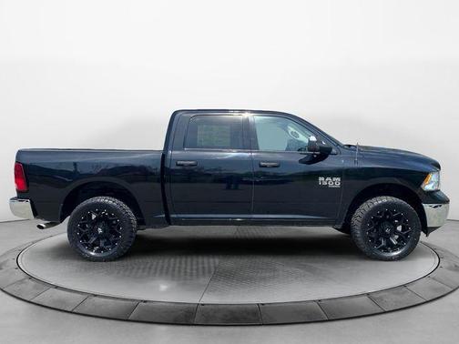 Diamond Black Crystal Pearlcoat 2023 RAM 1500 Classic SLT