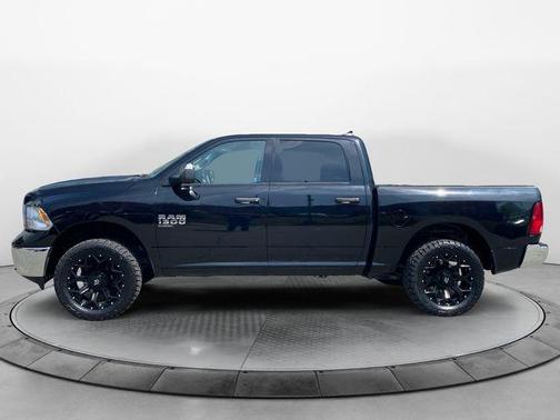 Diamond Black Crystal Pearlcoat 2023 RAM 1500 Classic SLT