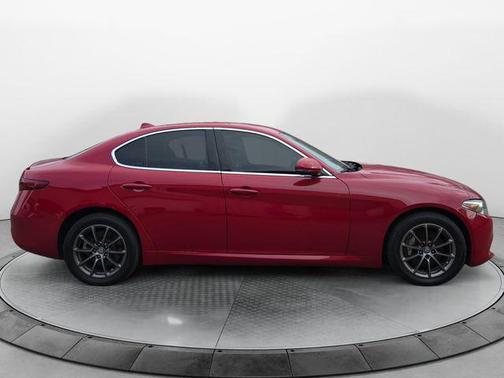 2019 Alfa Romeo Giulia Base