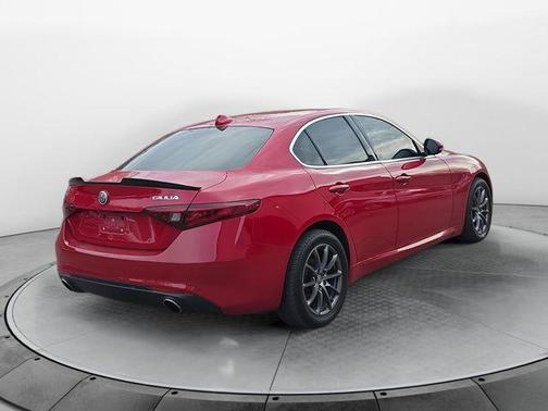 2019 Alfa Romeo Giulia Base