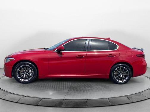 Alfa Rosso 2019 Alfa Romeo Giulia Base