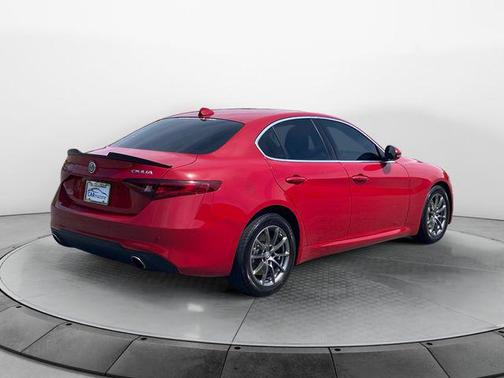 Alfa Rosso 2019 Alfa Romeo Giulia Base