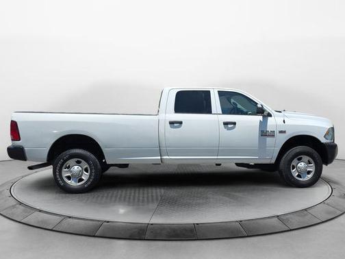 Bright White Clearcoat 2018 RAM 2500 Tradesman Crew Cab 4x4 8' Box