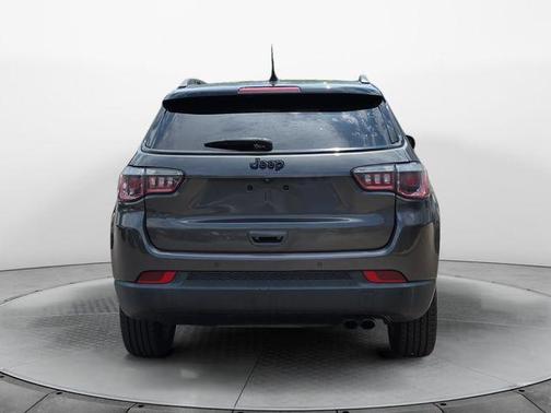 Diamond Black Crystal Pearlcoat 2018 Jeep Compass Latitude