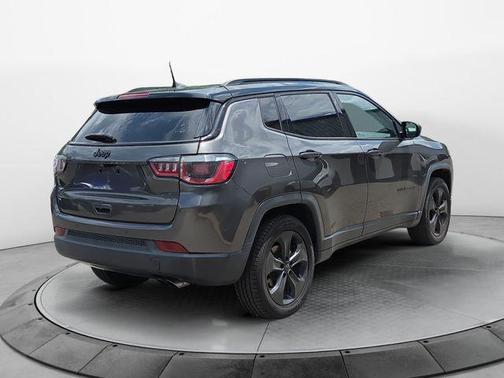 Diamond Black Crystal Pearlcoat 2018 Jeep Compass Latitude