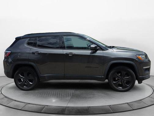 Diamond Black Crystal Pearlcoat 2018 Jeep Compass Latitude