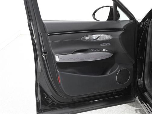 2024 Genesis GV70 2.5T AWD