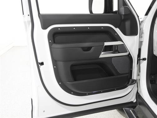 2024 Land Rover Defender 110 P300