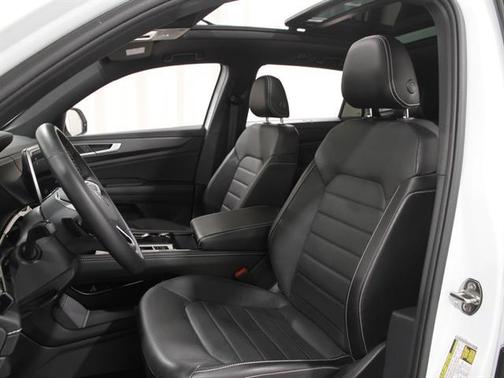 2024 Volkswagen Atlas Cross Sport 2.0T SEL