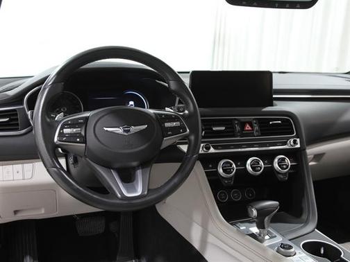 2022 Genesis G70 2.0T AWD