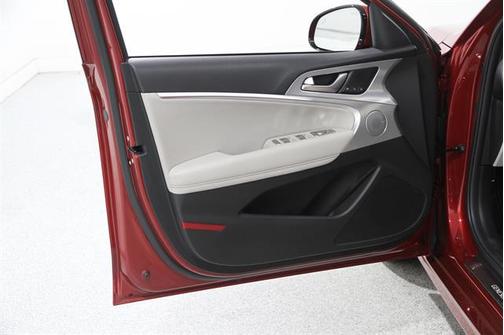 2022 Genesis G70 2.0T AWD