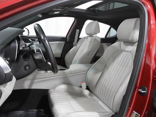 2022 Genesis G70 2.0T AWD