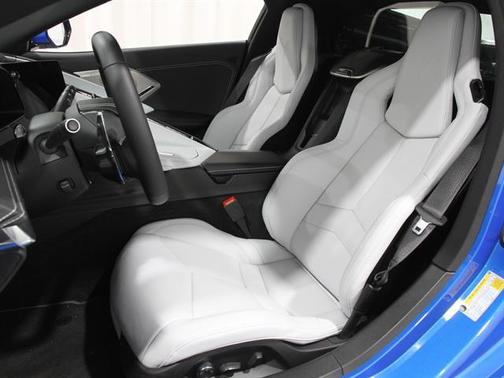 2025 Chevrolet Corvette Stingray w/2LT