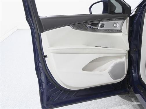 2019 Lincoln Nautilus Black Label