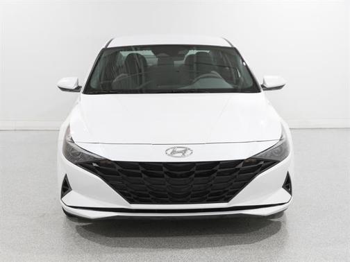 2022 Hyundai ELANTRA SE