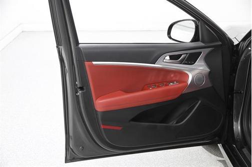 Makalu Gray Metallic 2023 Genesis G70 2.0T AWD