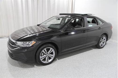 Deep Black Pearl 2023 Volkswagen Jetta 1.5T SE