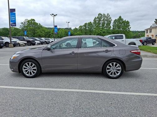 2017 Toyota Camry XLE