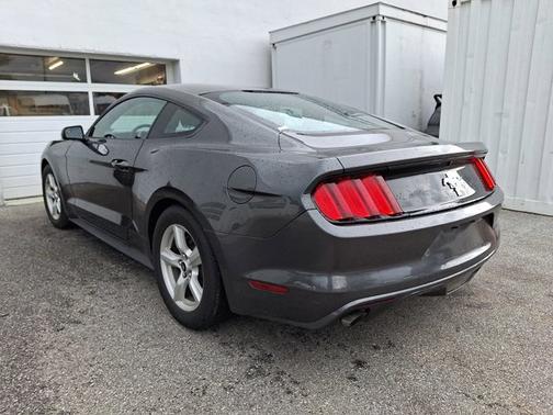 2017 Ford Mustang V6