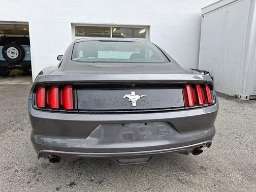 2017 Ford Mustang V6