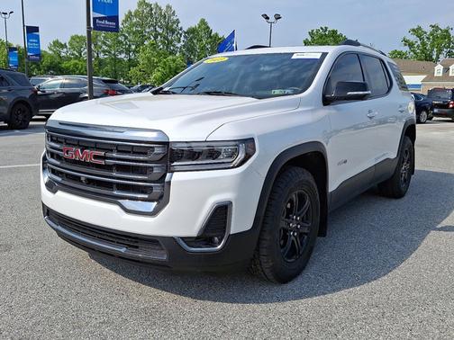 2023 GMC Acadia AT4