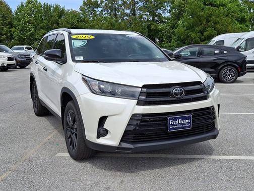 2019 Toyota Highlander SE