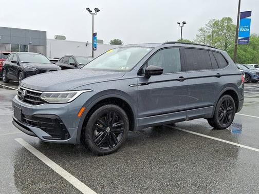 2022 Volkswagen Tiguan 2.0T SE R-LINE BLACK