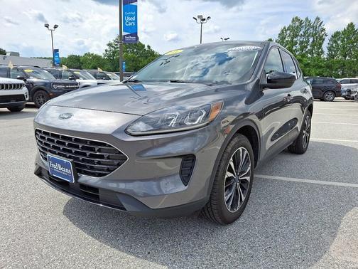 2022 Ford Escape SE