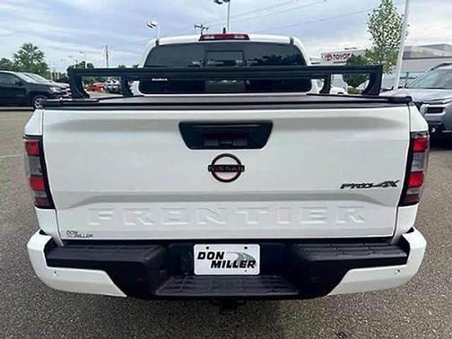 Glacier White 2022 Nissan Frontier PRO-4X
