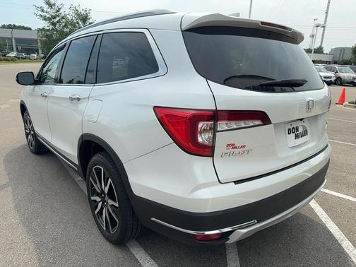 2022 Honda Pilot Touring 8-Passenger