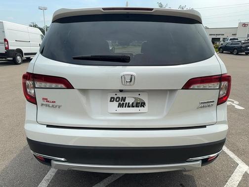 2022 Honda Pilot Touring 8-Passenger