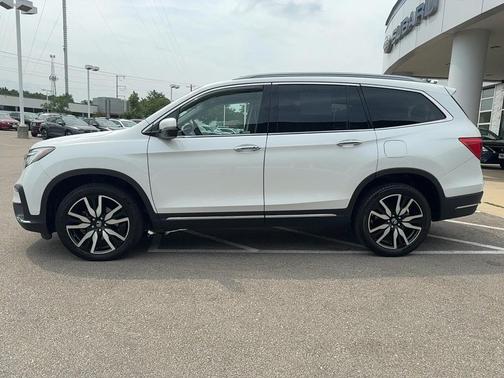 2022 Honda Pilot Touring 8-Passenger