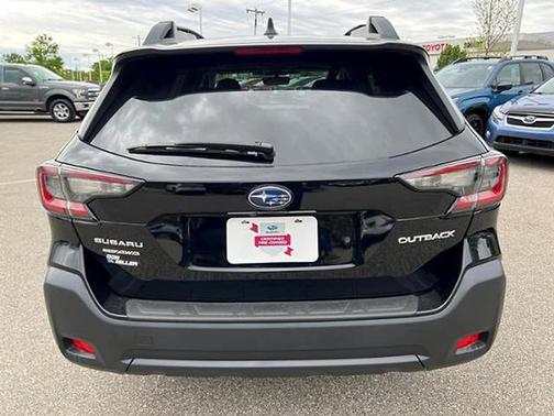 Crystal Black Silica 2024 Subaru Outback Premium