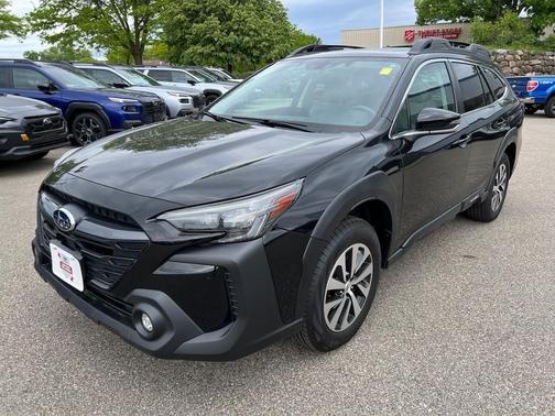 Crystal Black Silica 2024 Subaru Outback Premium