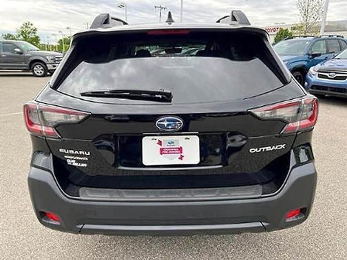Crystal Black Silica 2024 Subaru Outback Premium