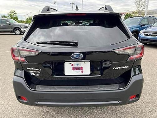 Crystal Black Silica 2024 Subaru Outback Premium