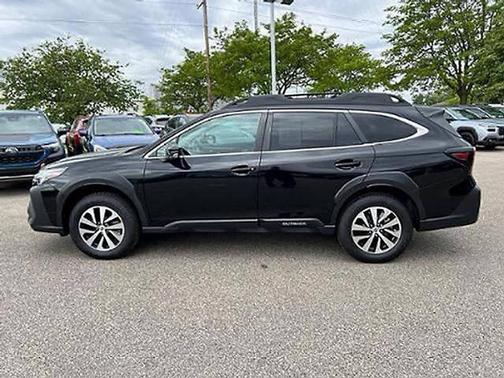 Crystal Black Silica 2024 Subaru Outback Premium