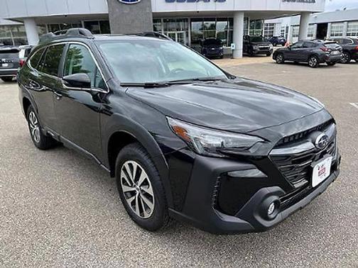 Crystal Black Silica 2024 Subaru Outback Premium
