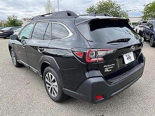 Crystal Black Silica 2024 Subaru Outback Premium