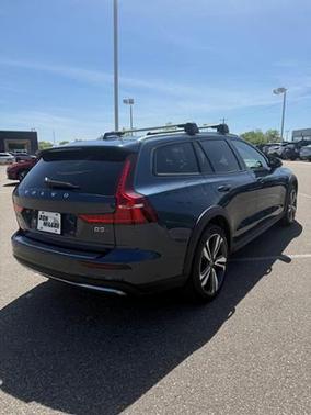 Denim Blue Metallic 2025 Volvo V60 Cross Country Plus, B5 AWD Gas (mild hybrid)