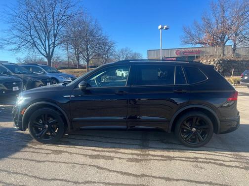 2023 Volkswagen Tiguan 2.0T SE R-Line Black