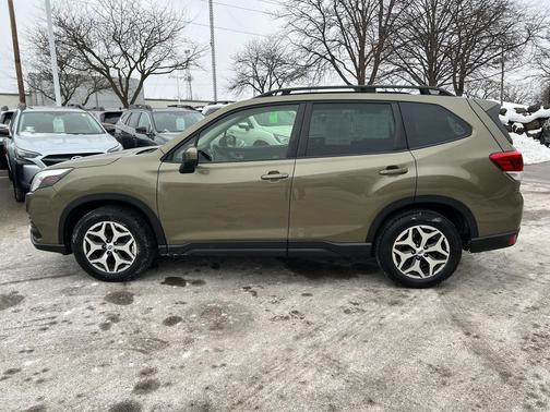 2022 Subaru Forester Premium