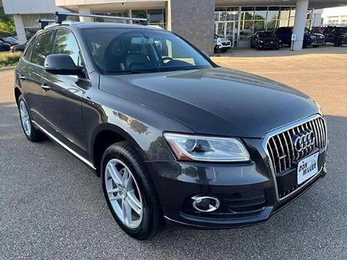 Lava Gray Pearl Effect 2016 Audi Q5 2.0T Premium Plus