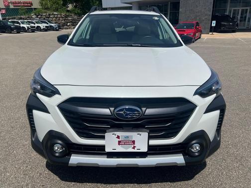 Crystal White 2025 Subaru Outback Limited