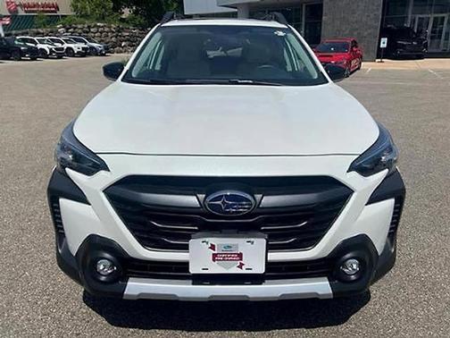 Crystal White 2025 Subaru Outback Limited