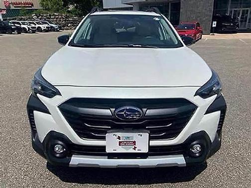 Crystal White 2025 Subaru Outback Limited