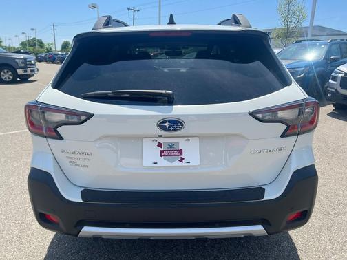 Crystal White 2025 Subaru Outback Limited