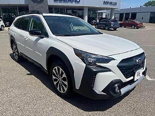 Crystal White 2025 Subaru Outback Limited