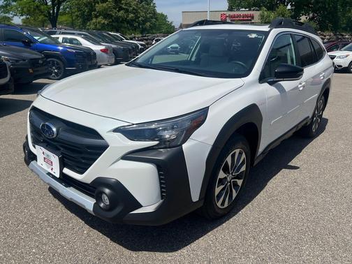Crystal White 2025 Subaru Outback Limited
