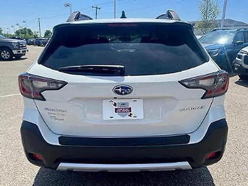 Crystal White 2025 Subaru Outback Limited